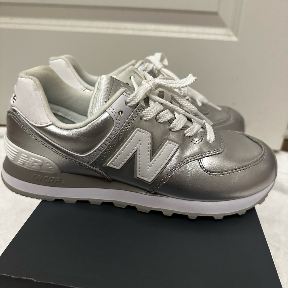 Women’s 574 V2 Liquid Glow Sneaker